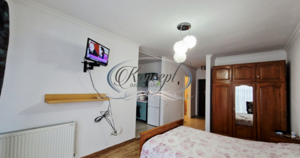 Apartament decomandat, la cheie, cu parcare zona Vivo