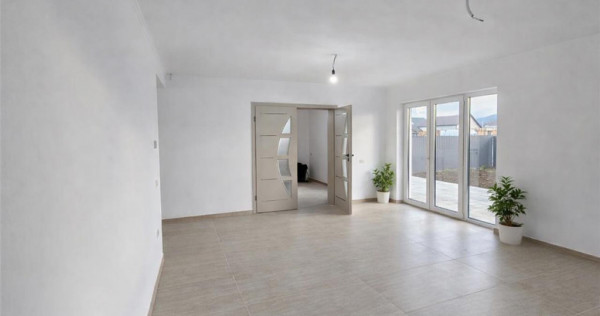 Casa finisaje apreciabile, 500mp teren, Tarlungeni, Brasov