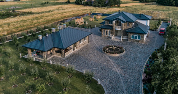 Casa exclusivista cu arhitectură unică, 320mp utili, Horod
