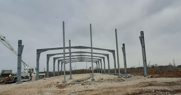 Doua hale noi alaturate - zona Drumul Intre Tarlale - Oxi...