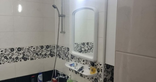 Apartament cu 2 camere decomandate zona Burdujeni