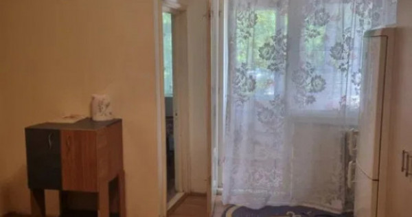 Garsoniera de vanzare, 28 mp, zona Brazda lui Novac - Piata