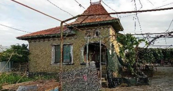 Casa si Teren loc Ungureni, ID: R2816752