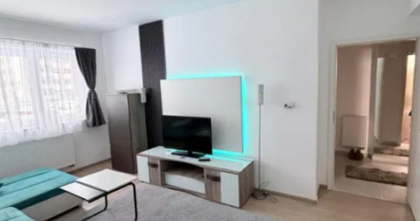 Garsoniera decomandat - zona Tractorul