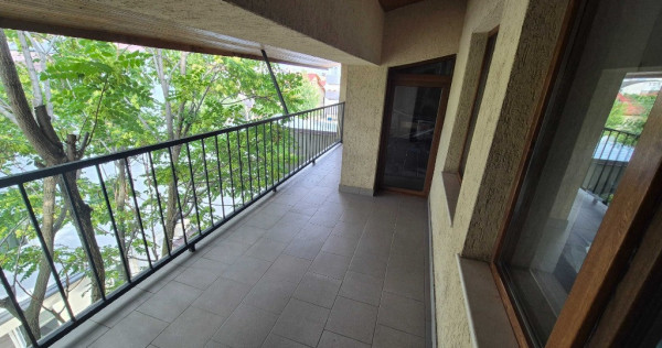 Brancoveanu, parc, vila constructie 2011, 5 camere