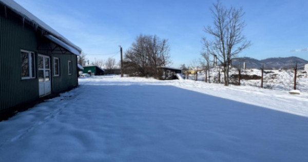 Hale industriale 628 mp cu teren 2.857 mp, front 100 m, acce