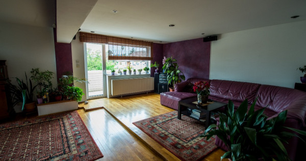 Inchiriez Apartament +5 cam. la Casa Sibiu Stefan cel Mare Zona Centru