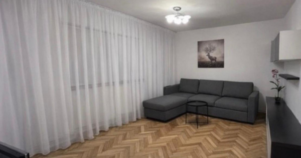 Apartament 3 camere, decomandat - zona Centru Civic