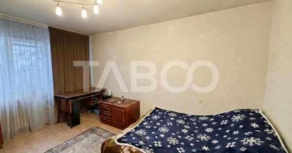 Vanzare apartament 4 camere decomandate in cartierul Manastu