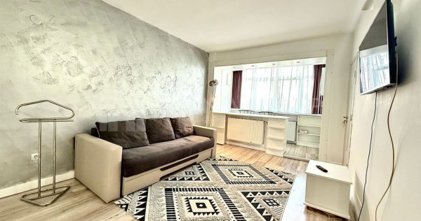 Garsoniera cochetă de v&acirc;nzare, etaj intermediar - Bulev...