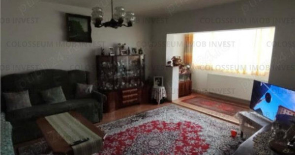 Apartament cu 3 camere, decomandat - zona Racadau