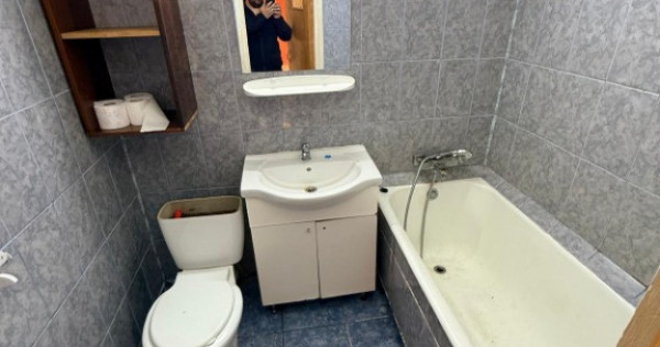 Apartament 3 camere decomandat et. 1 - Drumul Taberei