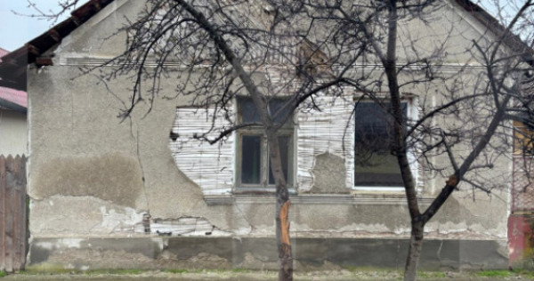 Proprietate de v&acirc;nzare &icirc;n S&acirc;npaul &ndash; casă + teren mare