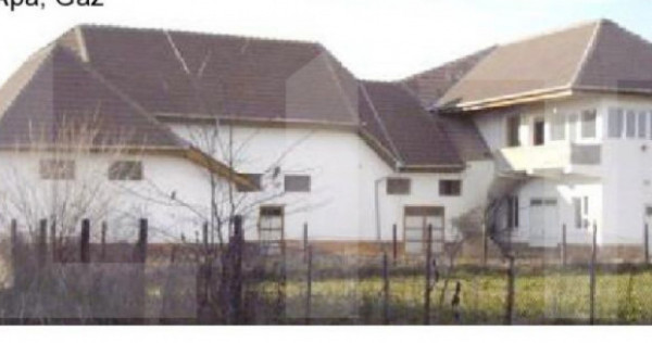 Casă cu Depozit și Spații Comerciale, Utvin