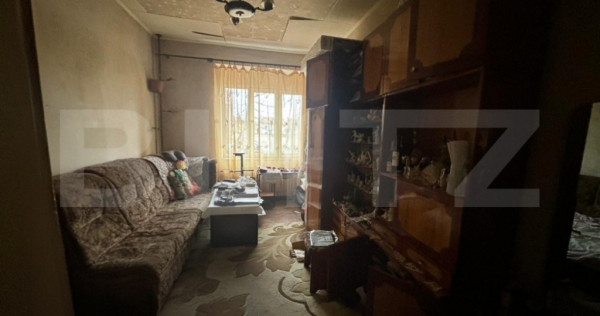 Casa de vanzare, 37 mp, teren 515 mp, zona Titulescu - Semic