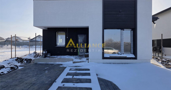 Casa de cu 3 camere,2 bai,teren 438mp