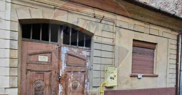Proprietate centrală Arad, cotă teren mare, acces auto