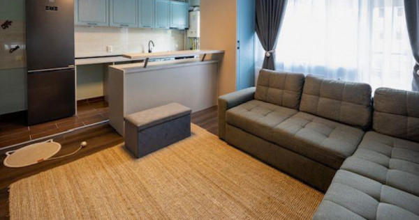 Apartament de 3 camere zona Tractorul