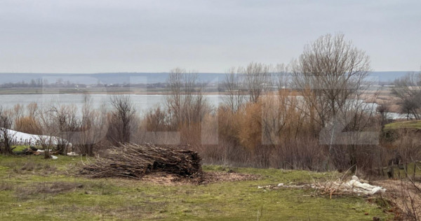 Teren intravilan 2142 mp &ndash; vedere lac Geormane