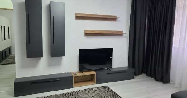 Bdul. Tineretului, vis - a- vis de Park, Apartament 2 camere.Parter!