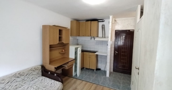 Cam. camin,17mp.,et.3,cu cabina dus,Bularga&ndash;intersectia Granit Center