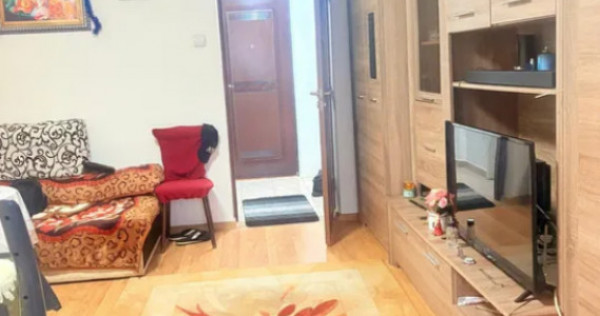 Garsoniera decomandata - zona Astra