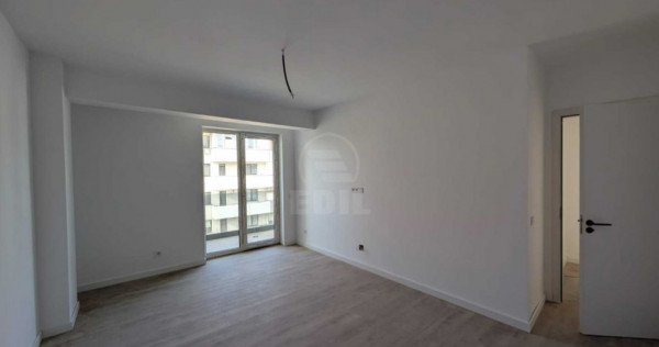 Apartament de 2 camere, decomandat, zona Tinertului