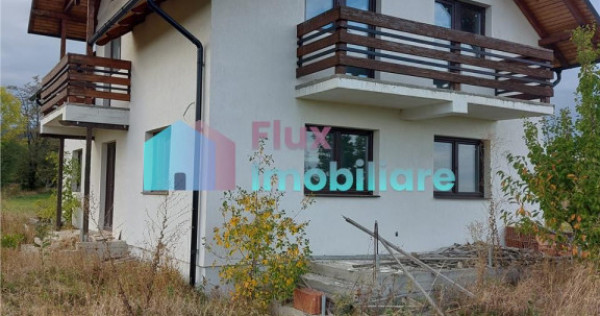 Casa cu 8450 mp teren in Solca