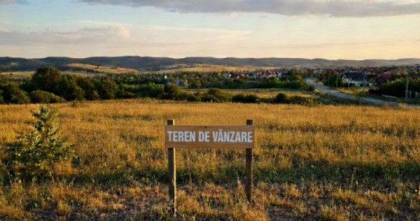 Teren 5.000 mp de v&acirc;nzare &ndash; acces cale ferată secundară