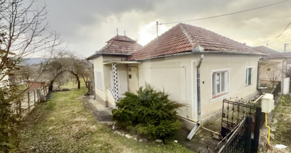 Casa 4 camere,teren 2770 mp,Uioara de jos