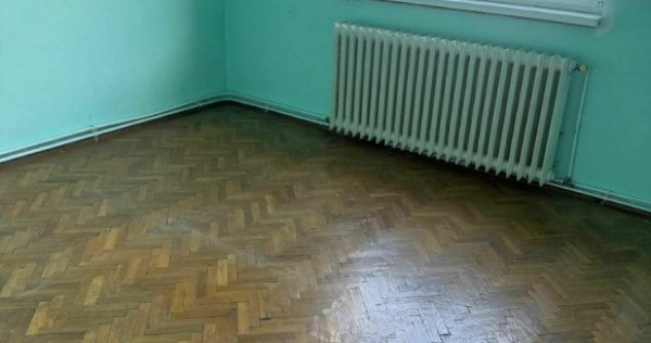 Apartament cu 3 Camere Semidecomandate Zona Ultracentral