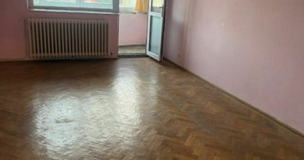 Apartament cu 3 Camere Semidecomandate Zona Ultracentral