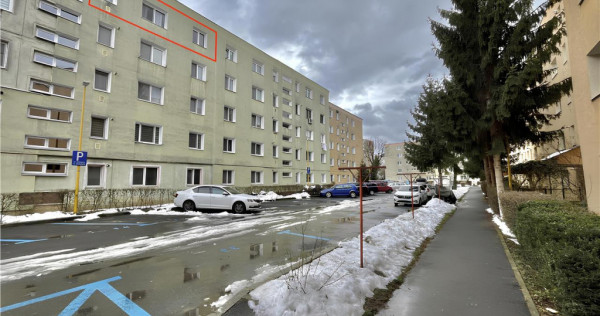 Apartament 2 Camere zona Florilor de renovat la ultimul etaj