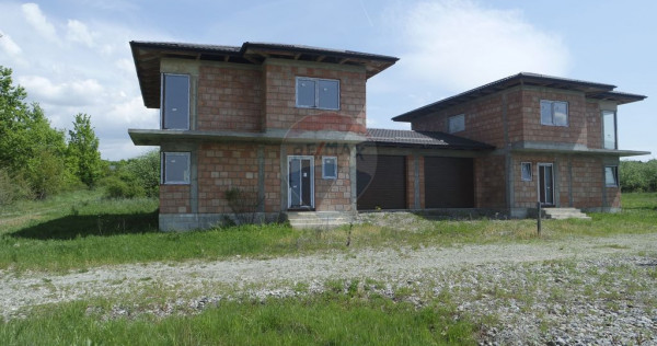 CASA CUPLATĂ DE V&Acirc;NZARE la rosu sau la semifinisat &icirc;n ...