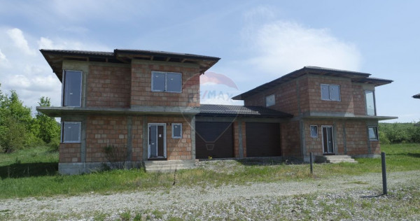 CASA CUPLATĂ DE V&Acirc;NZARE la rosu sau la semifinisat &icirc;n ...