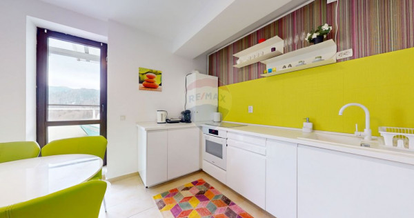 Răsărit peste Bucegi &ndash; Apartament spectaculos &icirc;n Sin...