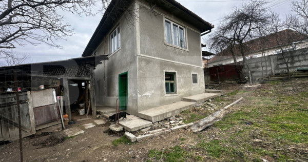 Casă renovabilă 120 mp utili | Teren 552 mp | Tiur