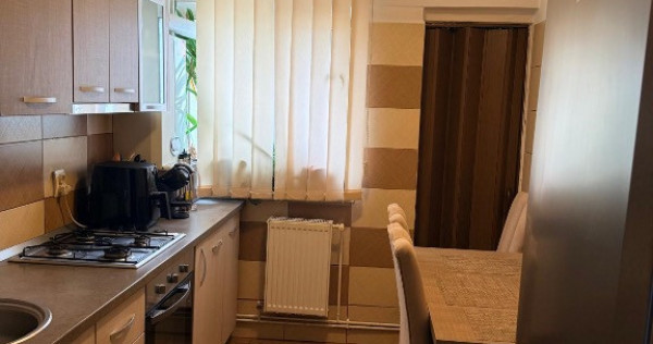 Proprietar v&acirc;nd apartament 2 camere,decomandat,Nord,mobilat si utilat