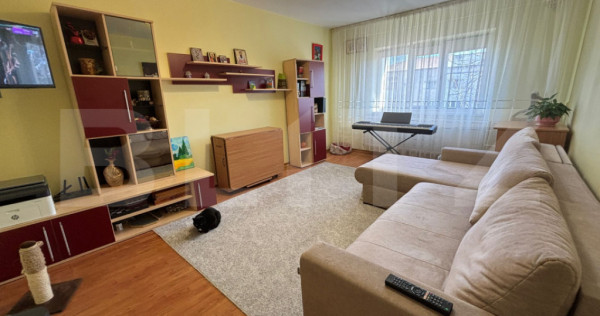 Apartament 3 camere, 70 mp, zona Nicolina