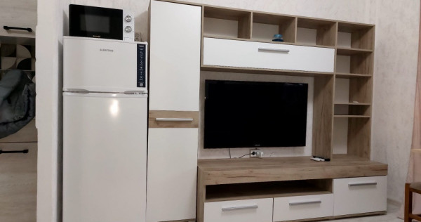 Cameră de cămin cu baie proprie,etaj 2,cu chirias (250euro)