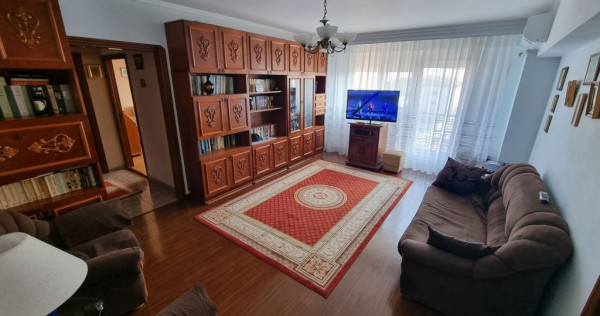 Apartament 3 camere zona Capitol