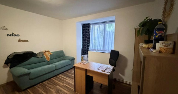 Apartament 3 camere, et. 1 strada Luptei