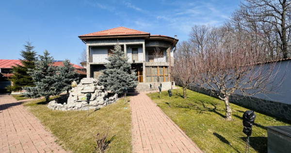 Vila superba, padure Rosu, 1000 mp teren, 310 mp construiti,