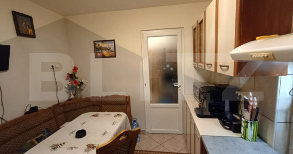 Apartament 3 camere semidecomandat, 62 mp,zona Marasesti