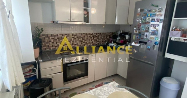 Apartament 3 camere 2 bai parcare Sector 4