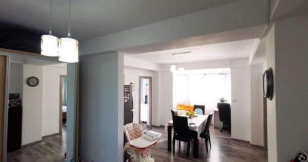 Apartament 3 camere Mamaia Sat central