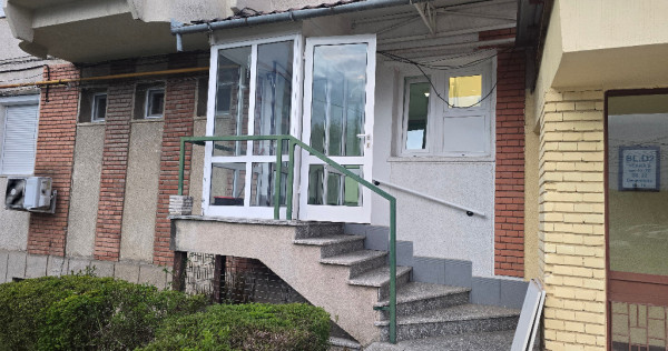 Inchiriez spatiu in Deva, zona Spitalul Judetean, suprafata utila 20 m