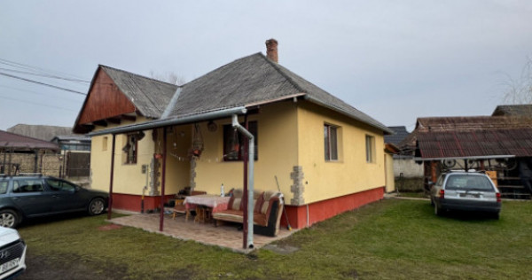 Casă 100 mp &icirc;n Satul Nou de Sus, 8 ari, garaj
