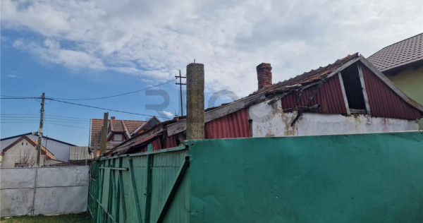 Casa de demolat cu teren mare in Bors