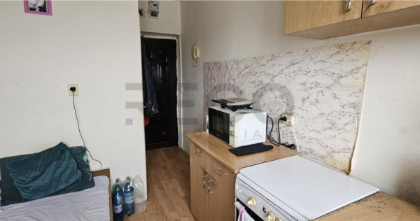 RECO. Garsoniera primitoare in zona Rogerius, etajul 4